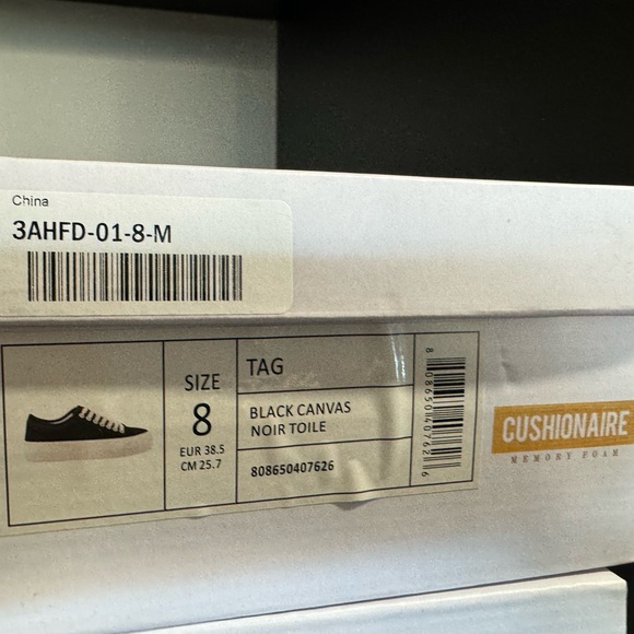 Cushionaire TAG Sneakers for women new in box NWT - Picture 8 of 9